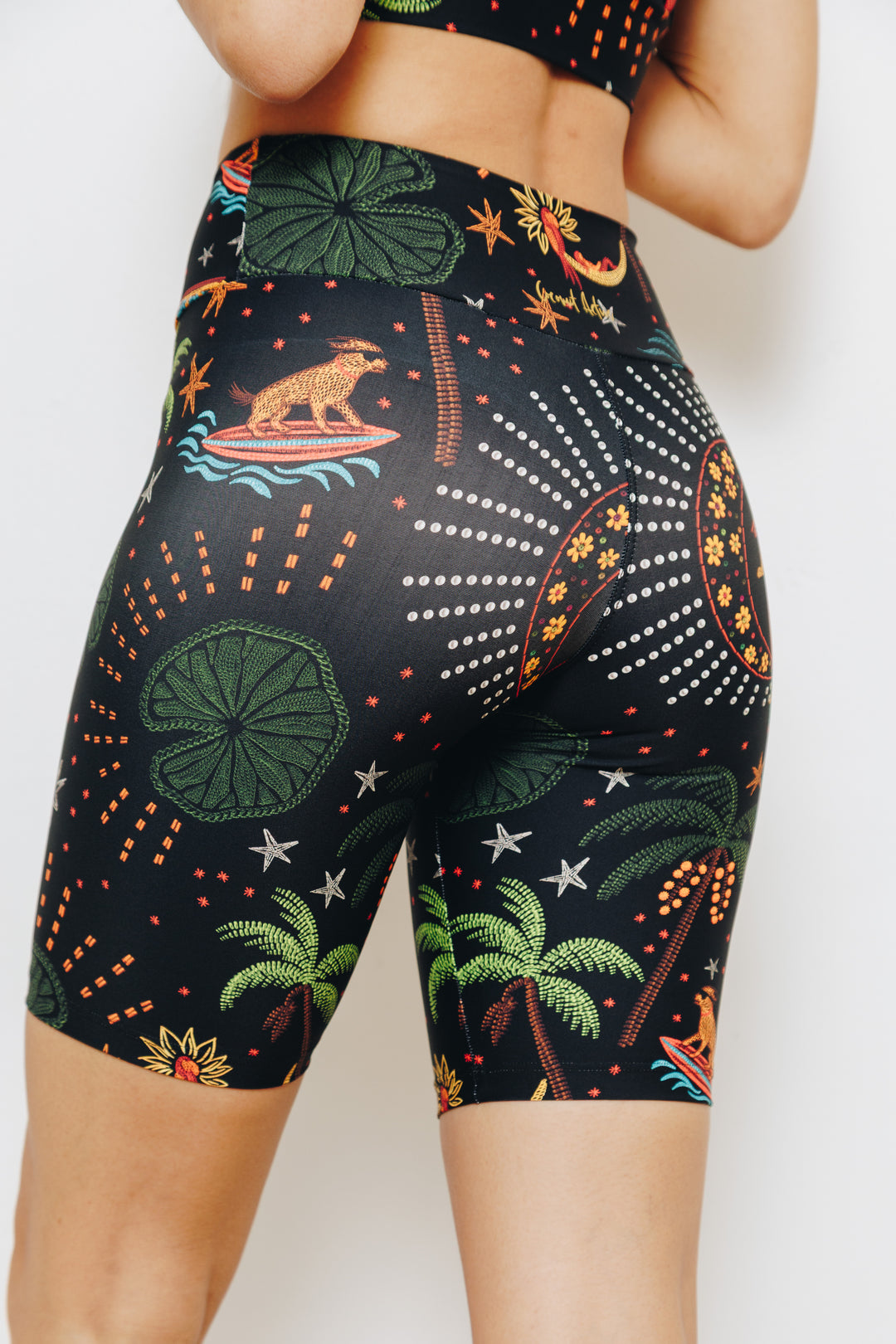 7" Moonlight Tropics Midi Shorts