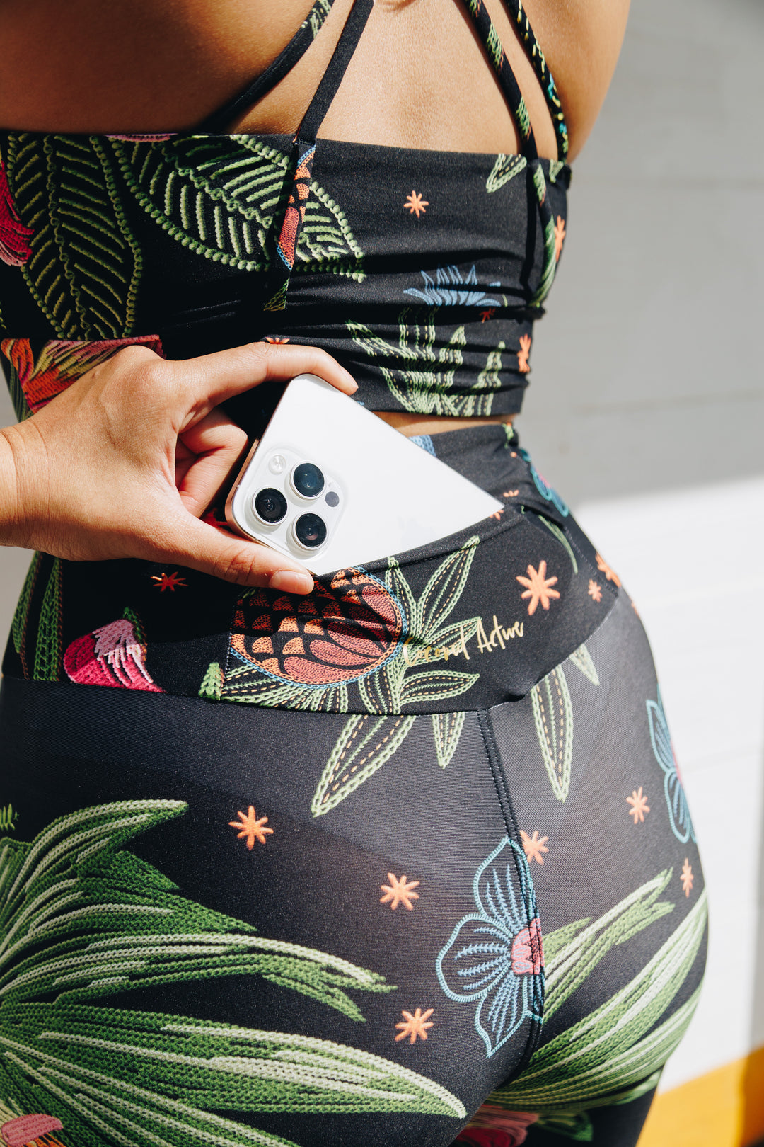 Tropical Melody 3/4 High Waist Leggings with Pocket