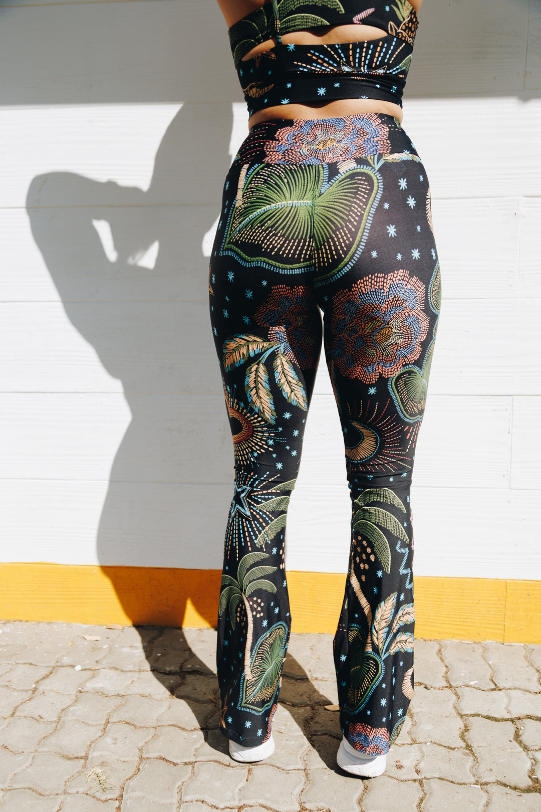 Leopards Dream Flare Leggings