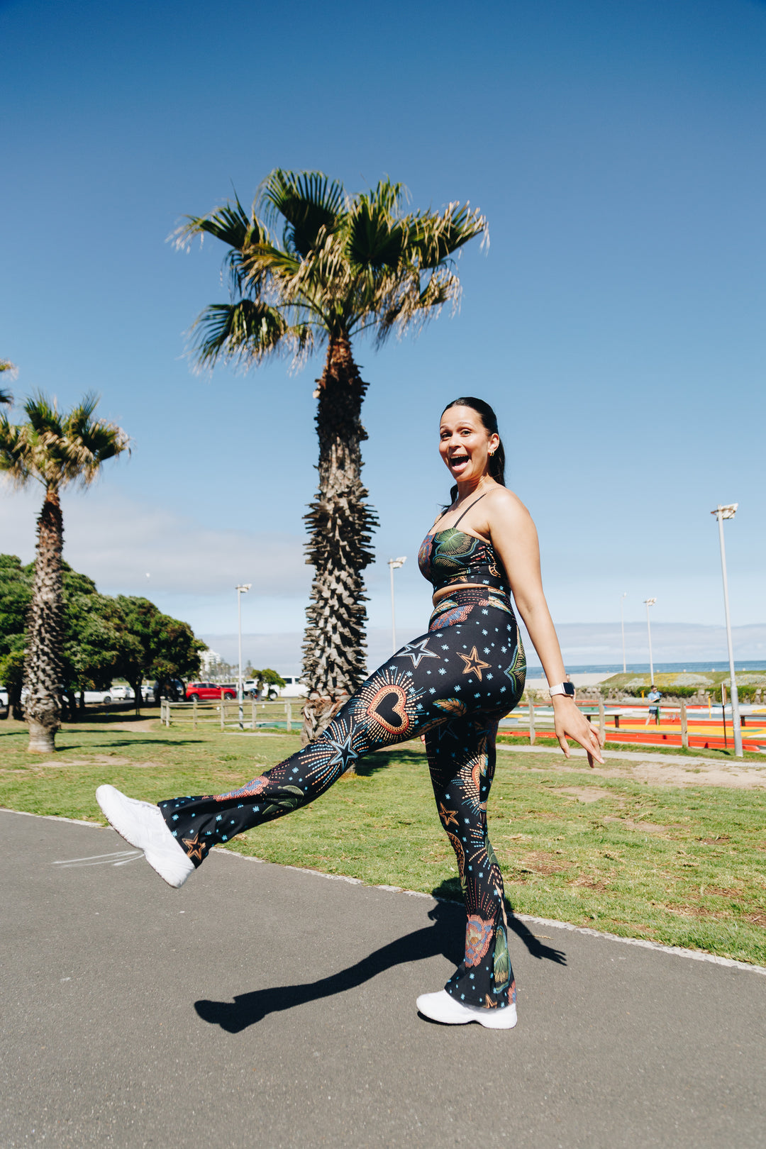 Leopards Dream Flare Leggings