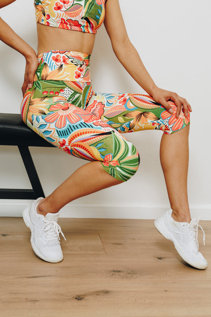 Island Bloom Parade 3/4 High-Waist Leggings with Pocket