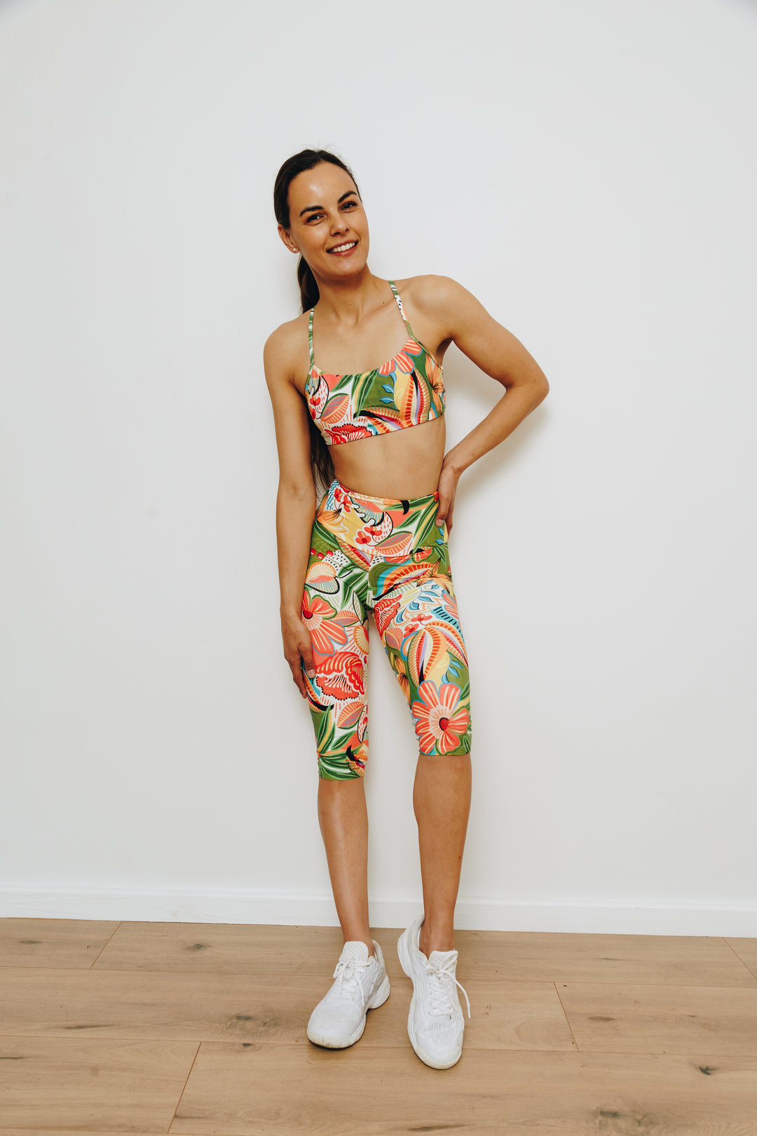 Island Bloom Parade 3/4 High-Waist Leggings with Pocket